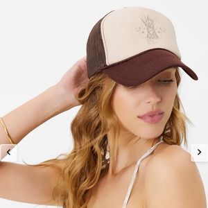 Frankie’s x GIGI HADID Daisy Trucker Hat